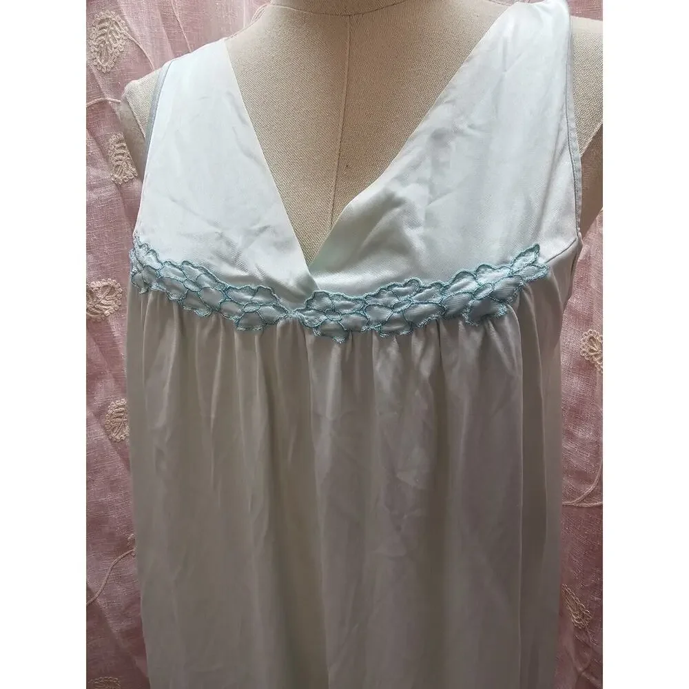 Vtg Vanity Fair Nightgown Pale Blue Sleeveless Nylon Appliques Satin Trim Small‎